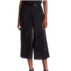 Harlowe and Graham black pleated crop pants